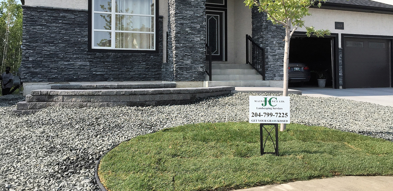 Front yard decorative stones